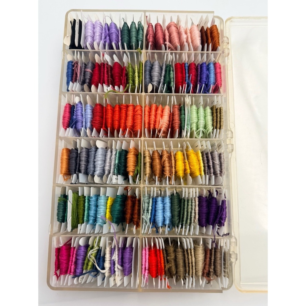 Huge Embroidery Floss Lot 5 Organizers Wound Bobbins DMC J&P Coats Variegated - Picture 5 of 8